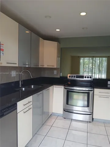 $1,650 | 5950 Del Lago Circle, Unit 112, Sunrise, FL 33313