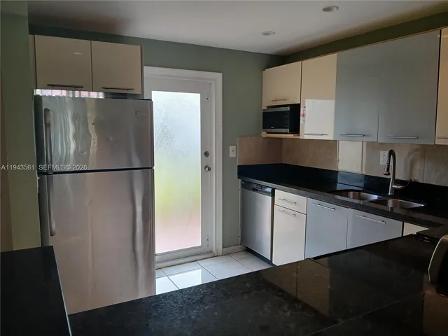 $1,650 | 5950 Del Lago Circle, Unit 112, Sunrise, FL 33313