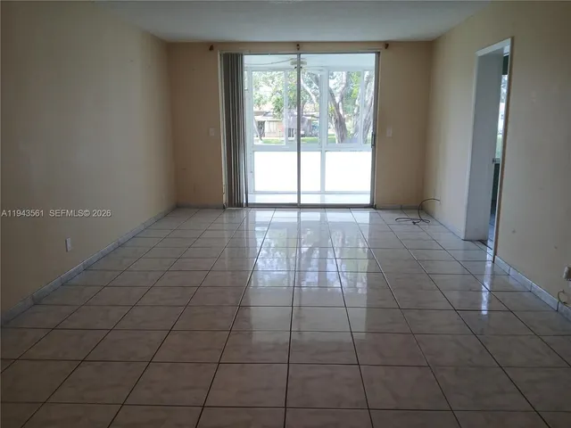 $1,650 | 5950 Del Lago Circle, Unit 112, Sunrise, FL 33313