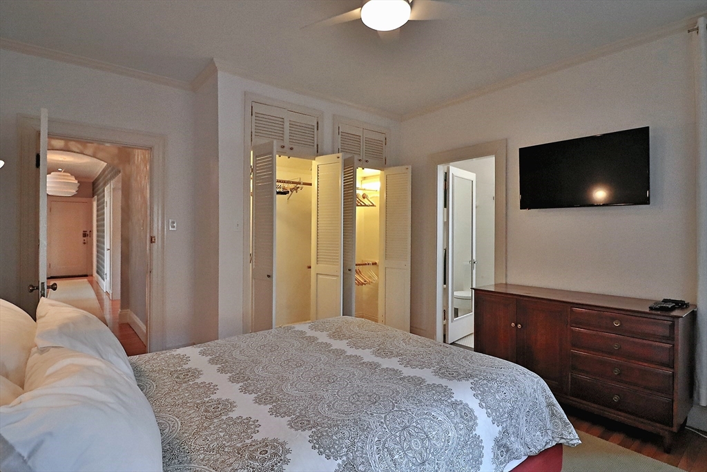 141 Beaconsfield Road, Unit 3 Brookline, MA 02445 - Photo 15 of 33