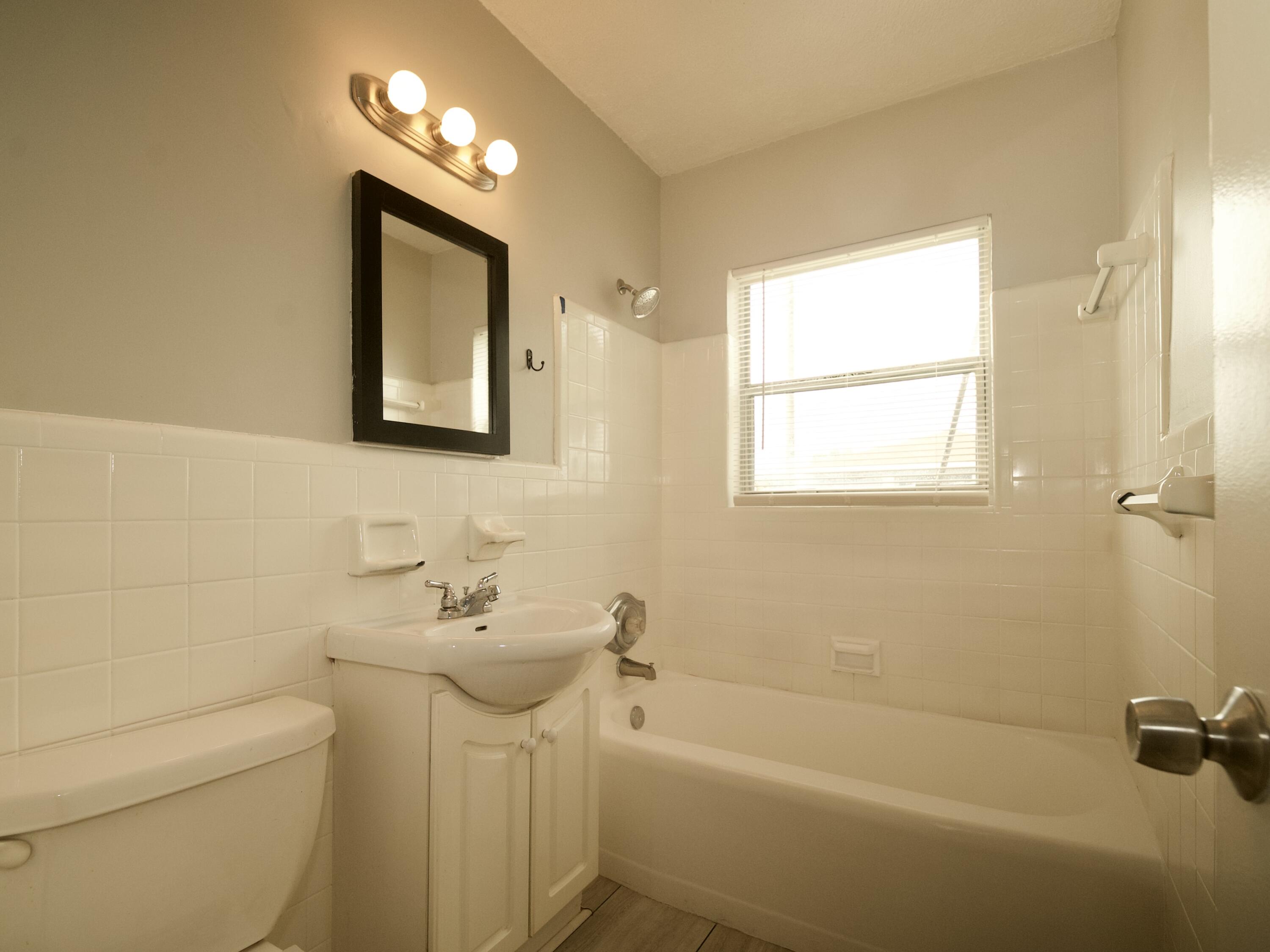 158 West 25th Street Riviera Beach, FL 33404 - Photo 9 of 24 43 - 9