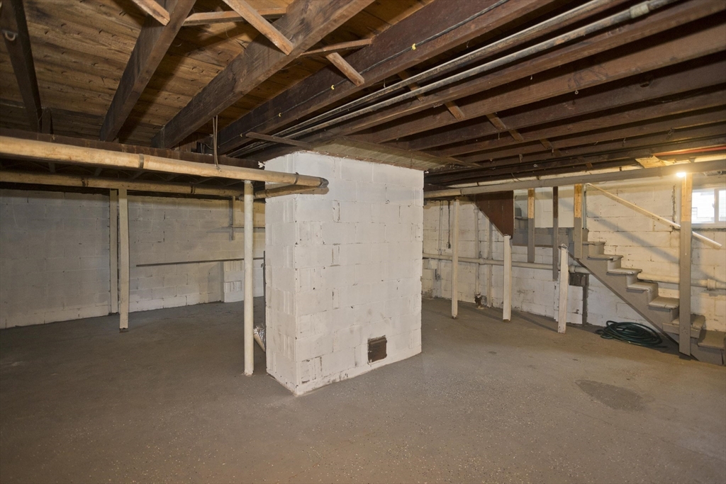 69 Merrimac Avenue Springfield, MA 01104 - Photo 40 of 42 a view of empty room with white walls