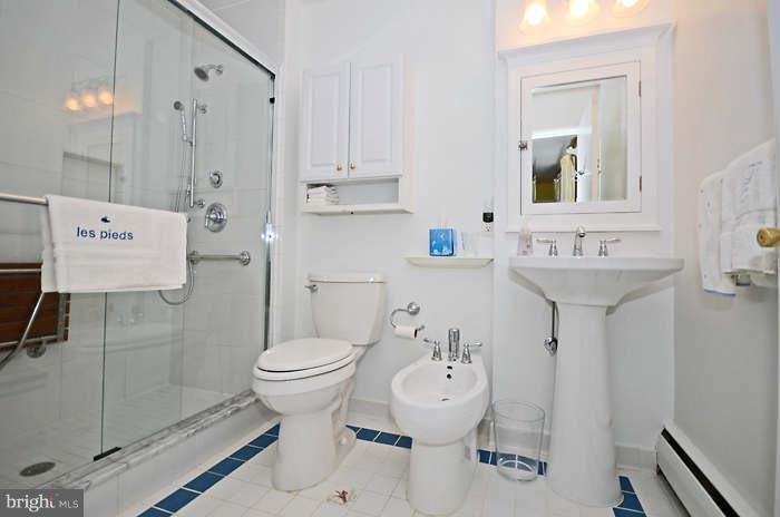918 Army Road Baltimore, MD 21204 - Photo 14 of 29 Bath (Master)