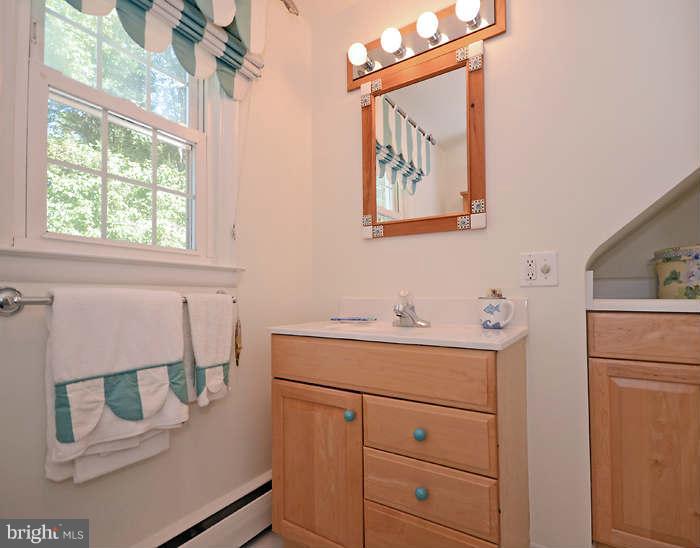 918 Army Road Baltimore, MD 21204 - Photo 18 of 29 Bath