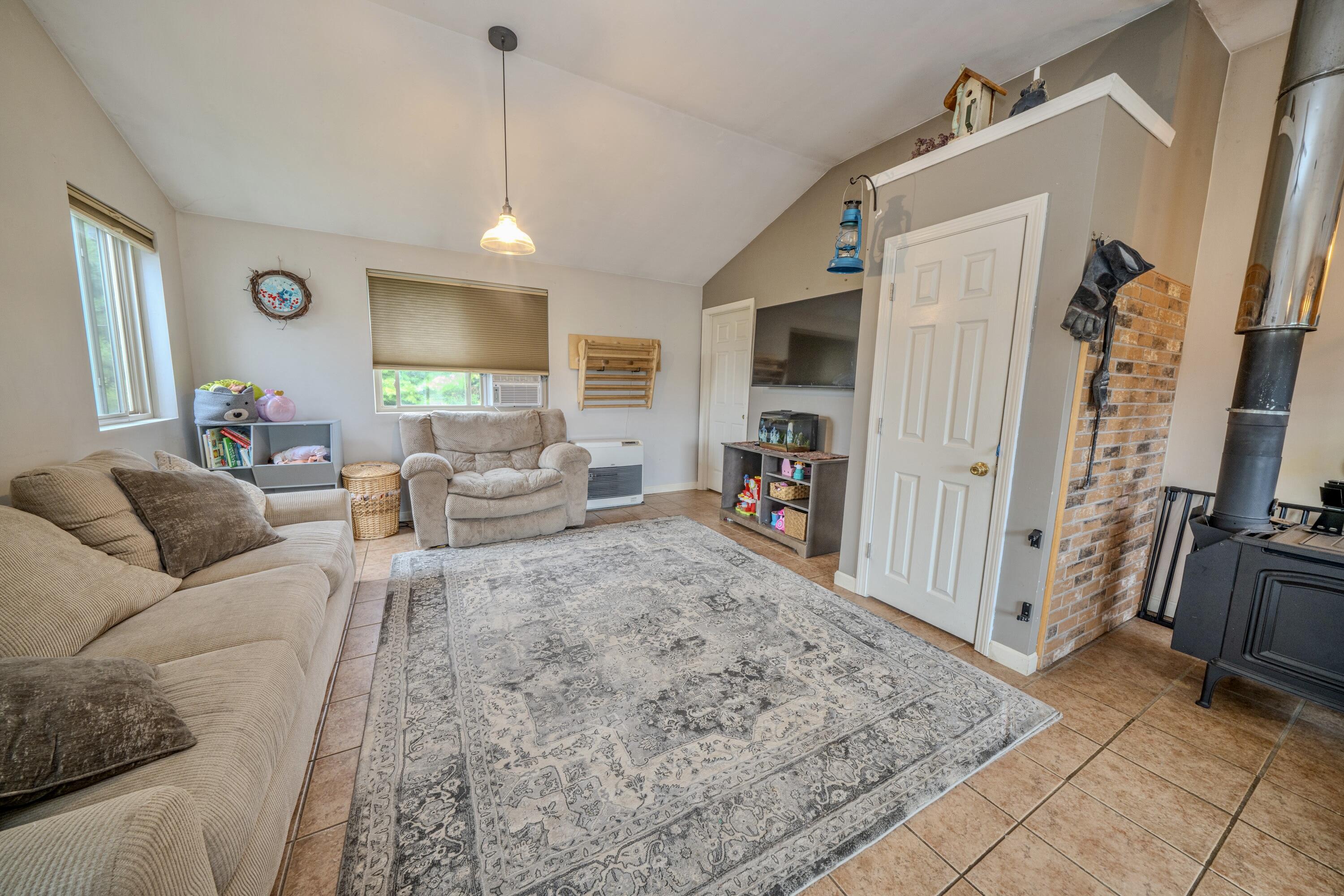 17 Reynolds Road Thorndike, ME 04986 - Photo 5 of 45 1960