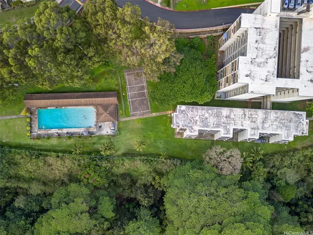 a view of an outdoor space