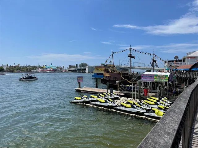 a picture of a bedroom with a bed