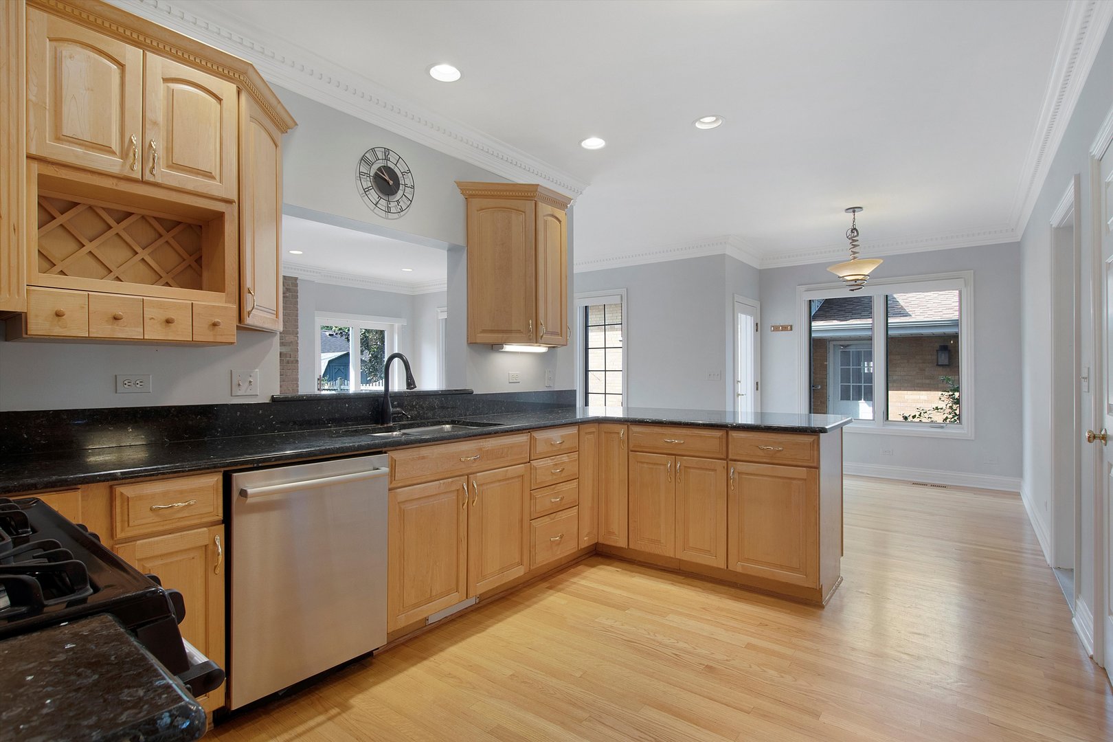 1017 Kent Avenue Park Ridge, IL 60068 - Photo 8 of 36 Gallery Image 8