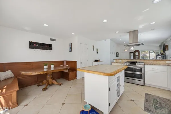 $843,000 | 5072 Via Calderon, Camarillo, CA 93012