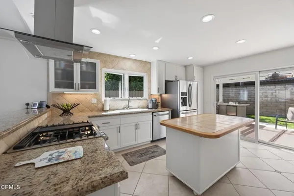 $843,000 | 5072 Via Calderon, Camarillo, CA 93012