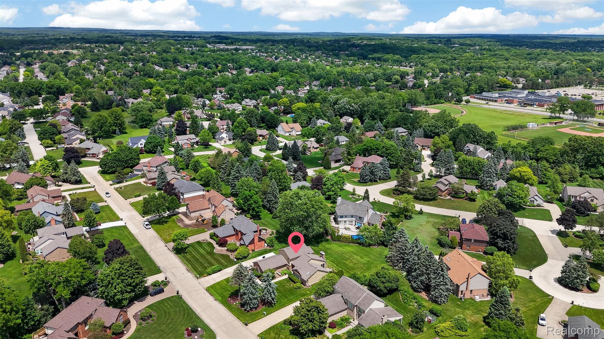 1236 Chaffer Drive Rochester, MI 48306 - Photo 70 of 76 Aerial perspective showcasing a residential area with varied home designs