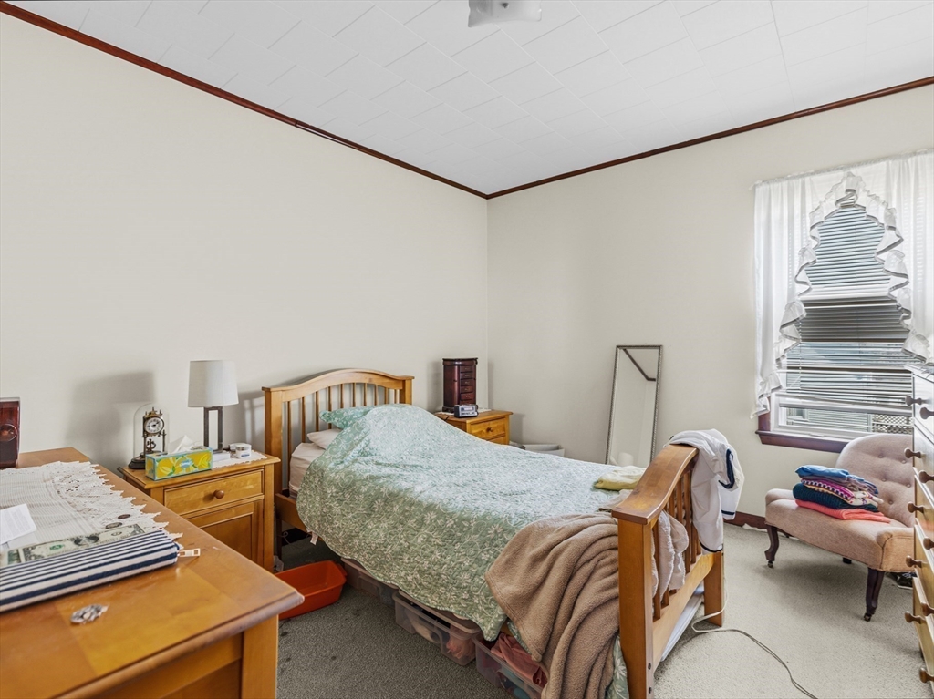 430 William Street Fall River, MA 02721 - Photo 15 of 42