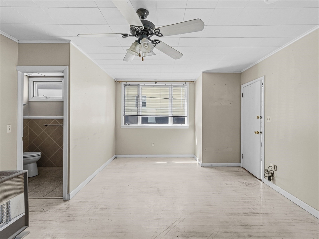 430 William Street Fall River, MA 02721 - Photo 17 of 42