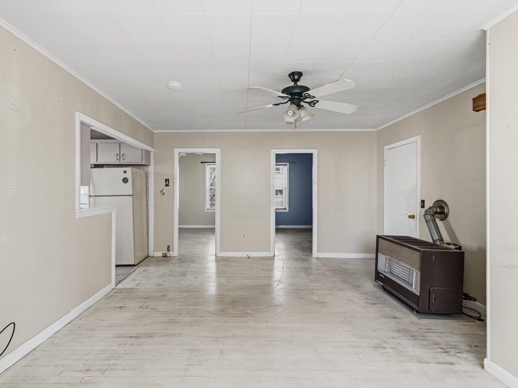 430 William Street Fall River, MA 02721 - Photo 19 of 42