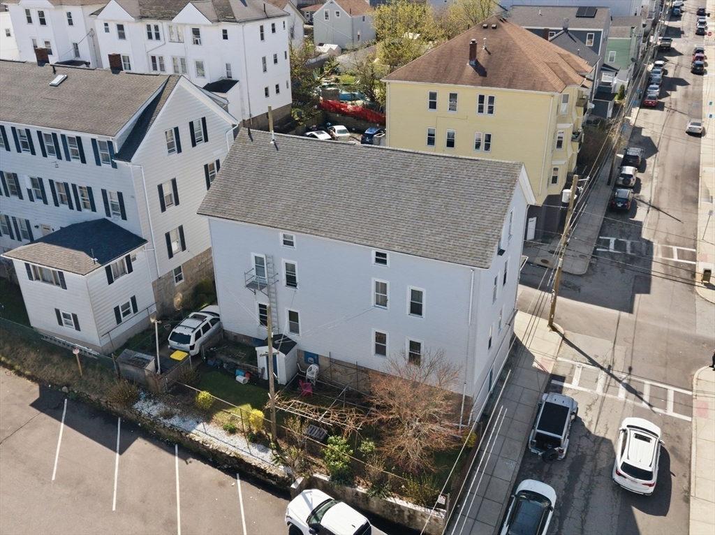 430 William Street Fall River, MA 02721 - Photo 3 of 42