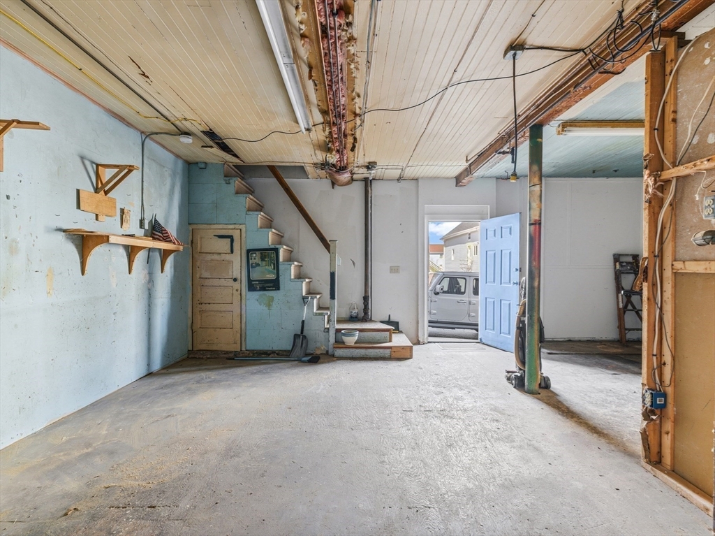 430 William Street Fall River, MA 02721 - Photo 36 of 42