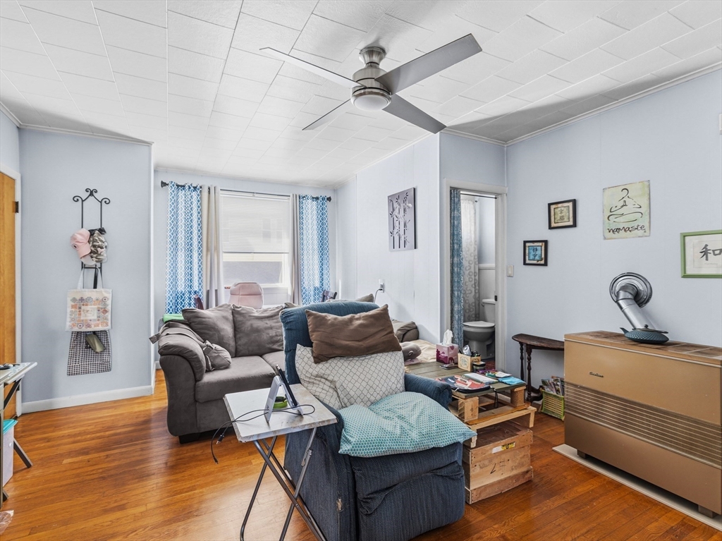 430 William Street Fall River, MA 02721 - Photo 5 of 42