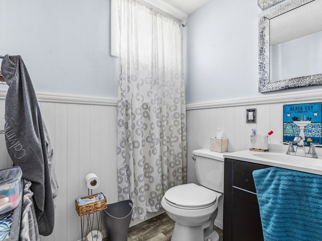 430 William Street Fall River, MA 02721 - Photo 7 of 42