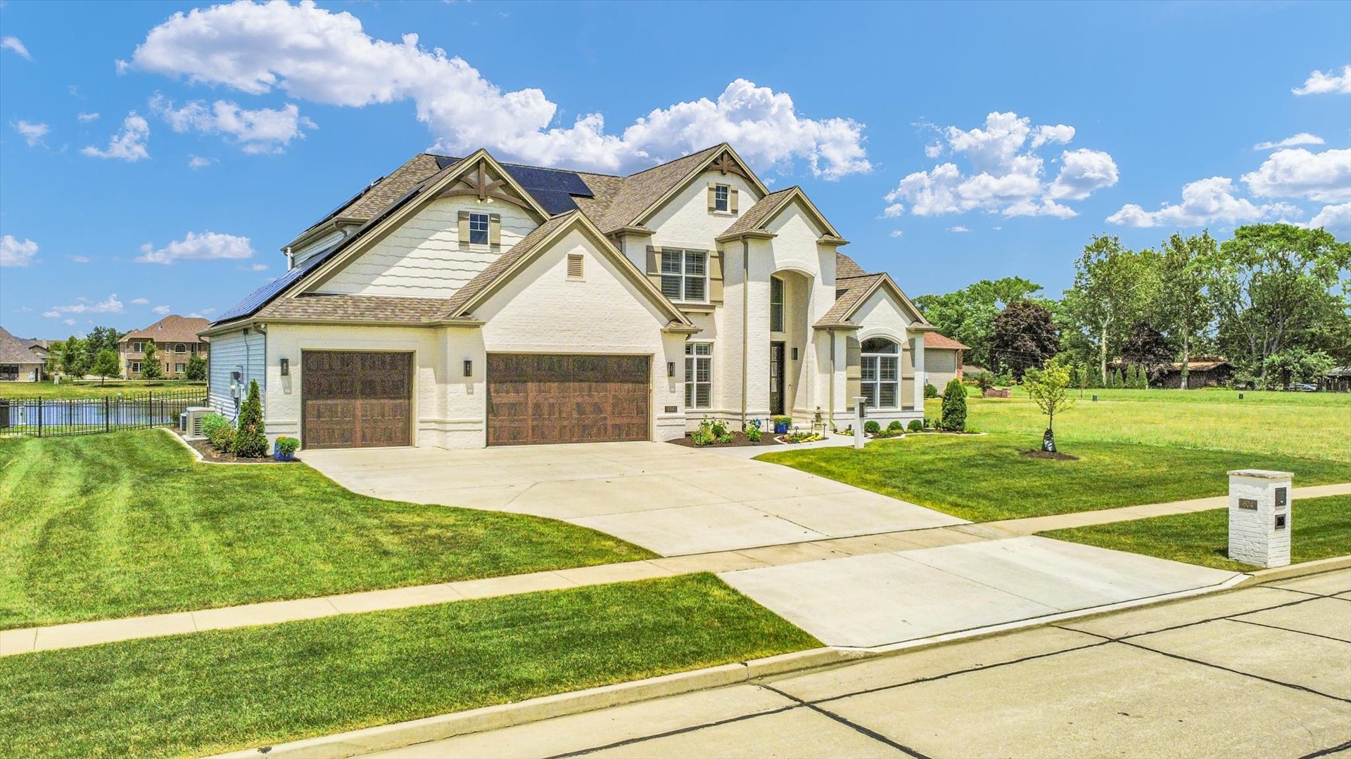 604 Cayman Way Savoy, IL 61874 - Photo 4 of 138