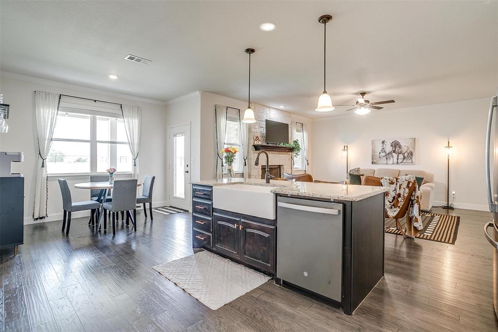 340 Sanger Drive Springtown, TX 76082 - Photo 17 of 39
