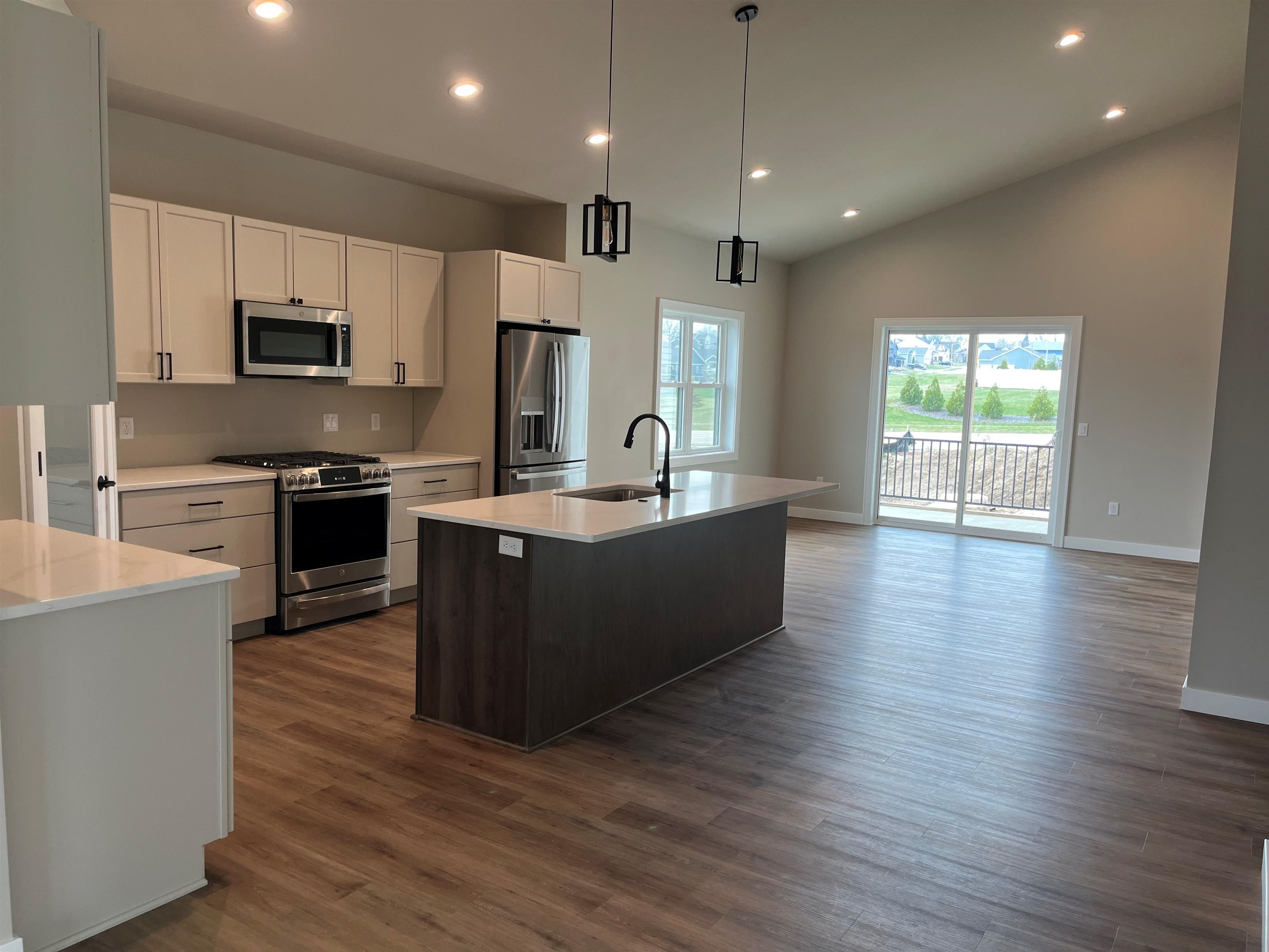 495 Foxfield Road Oregon, WI 53575 - Photo 8 of 29