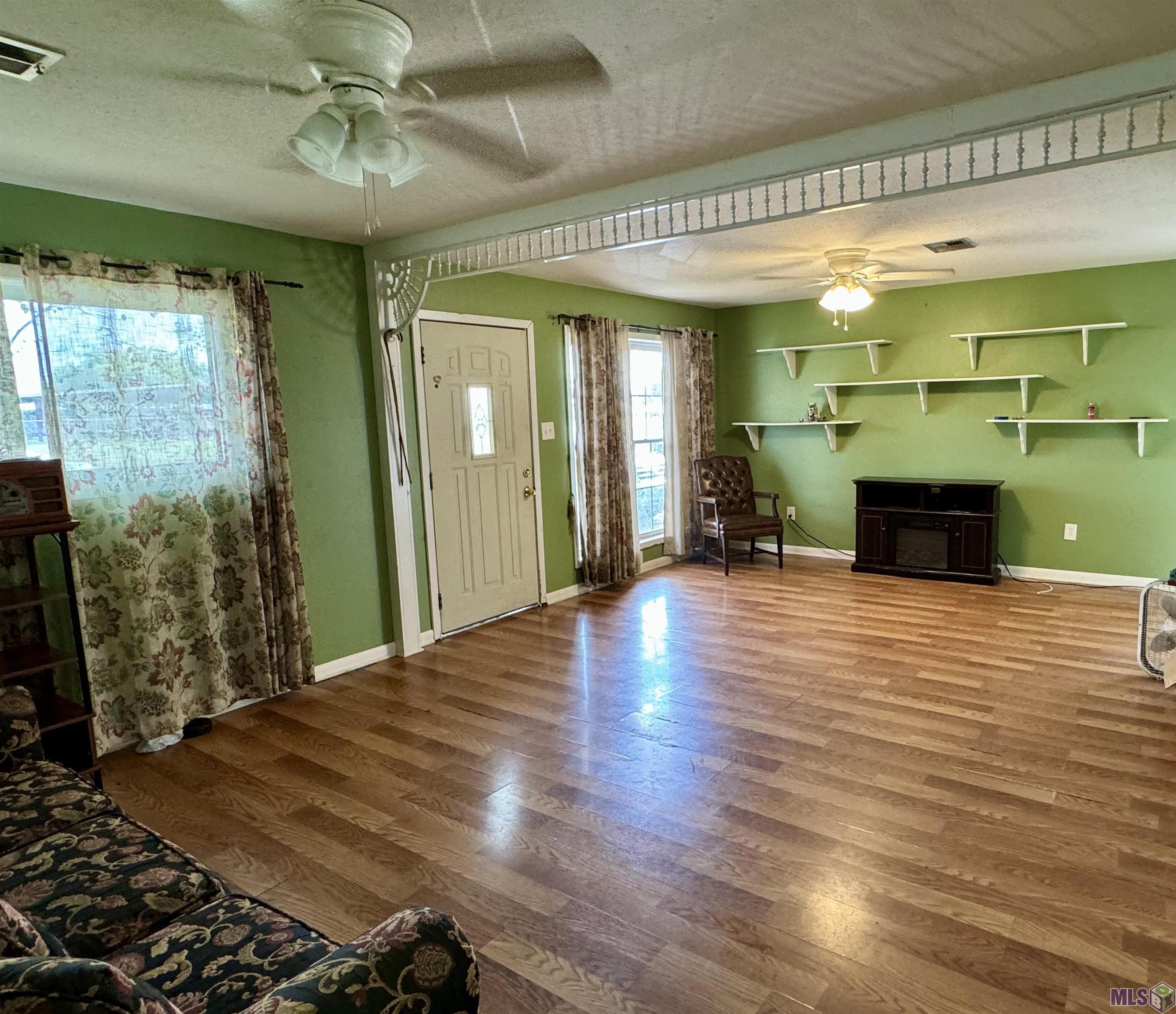 1303 Middle Road Bayou Vista, LA 70380 - Photo 4 of 21 Gallery Image 4