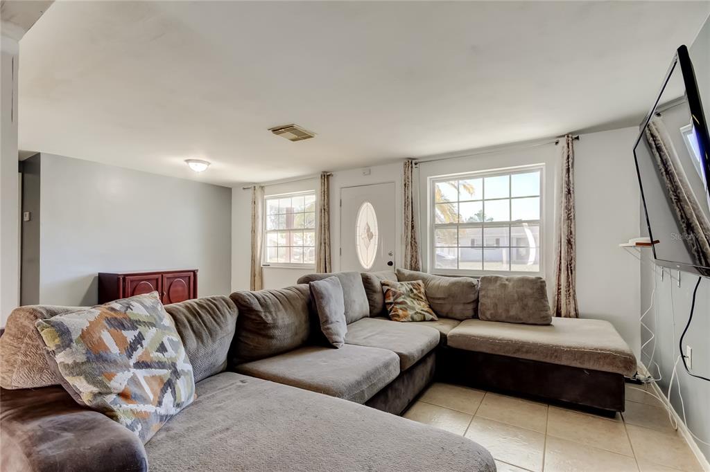 3041 Huntington Road Holiday, FL 34691 - Photo 3 of 25