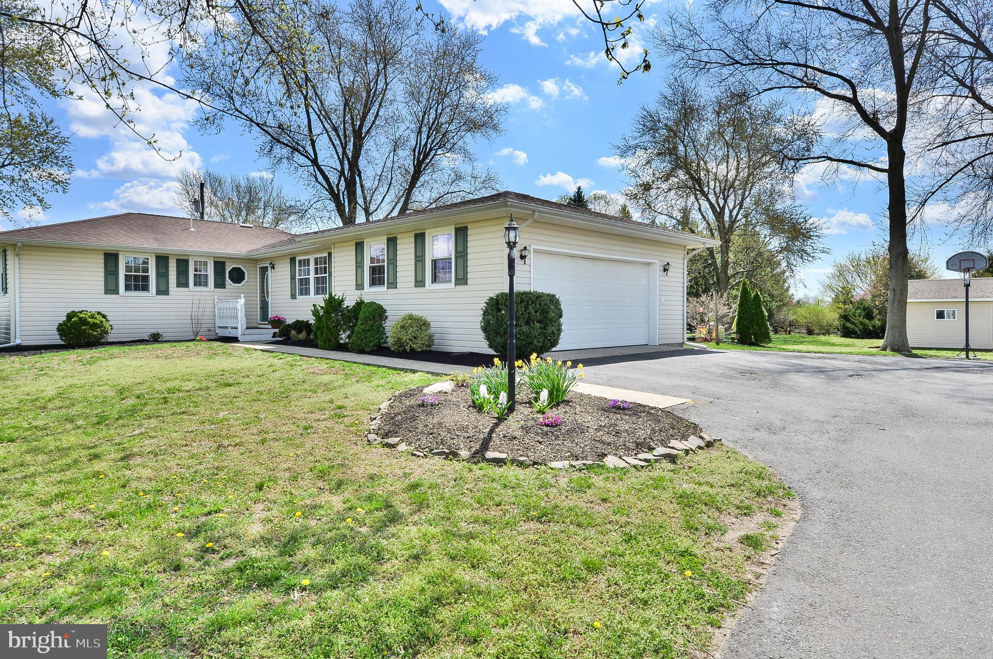471 Whig Lane Road Pilesgrove, NJ 08098 - Photo 4 of 26