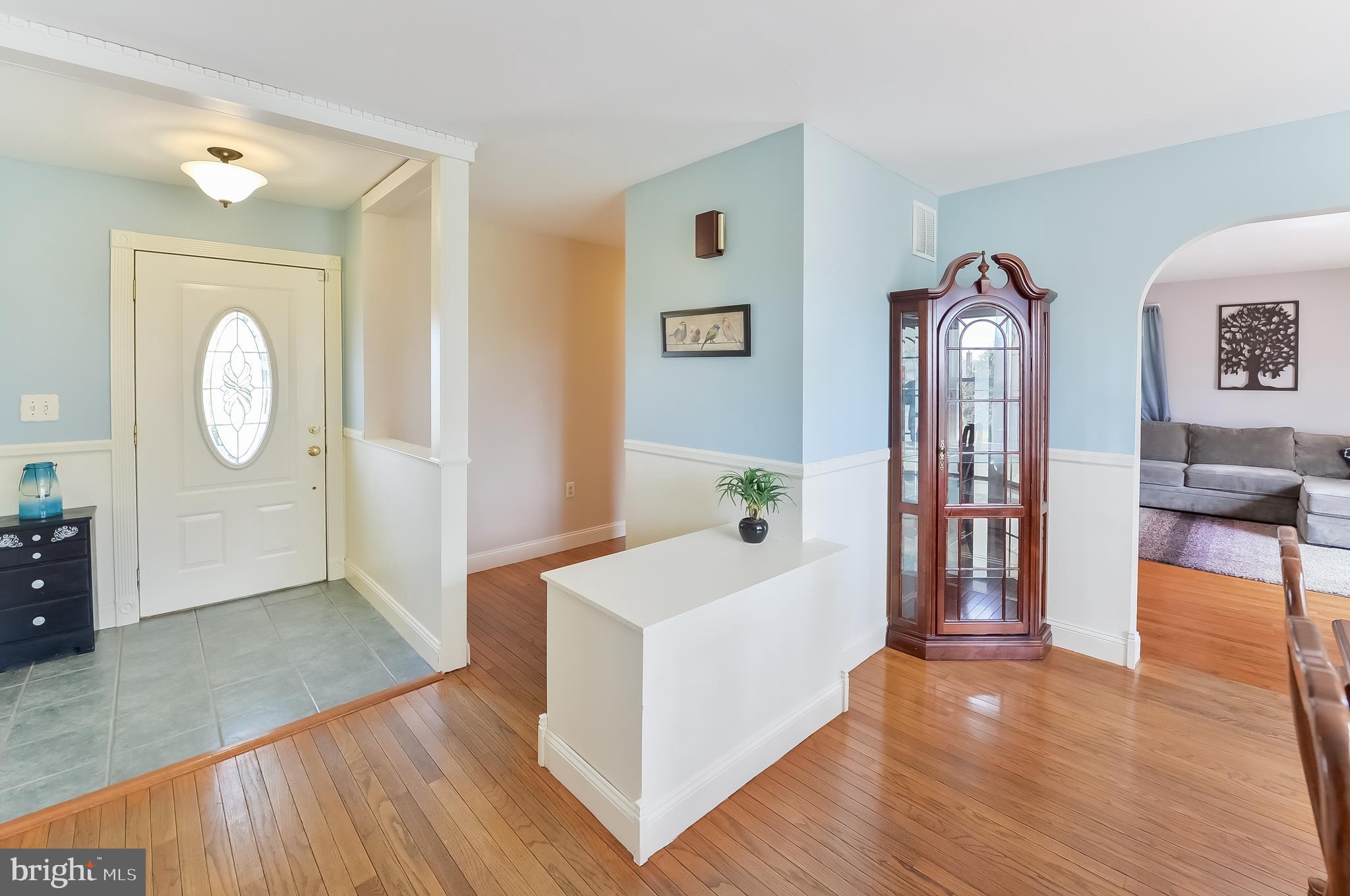471 Whig Lane Road Pilesgrove, NJ 08098 - Photo 5 of 26 Foyer!