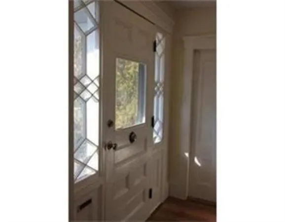 $2,200 | 14 Hawkes Street, Unit 2, Marblehead, MA 01945