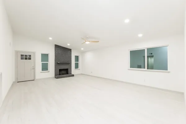 $2,400 | 7115 Falling Waters Drive, Spring, TX 77379