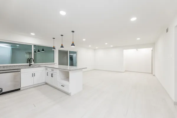 $2,500 | 7115 Falling Waters Drive, Spring, TX 77379