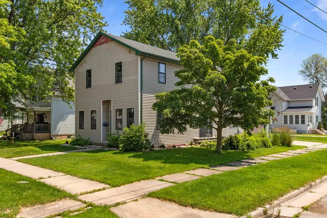 $335,000 | 301 East Harrison Street, Appleton, WI 54915