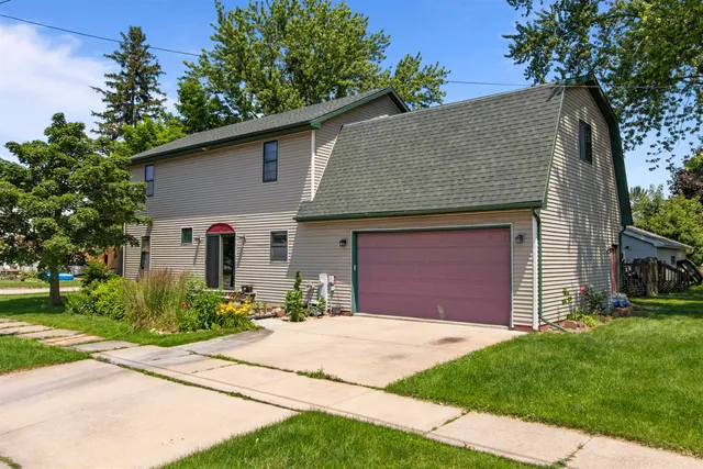 $335,000 | 301 East Harrison Street, Appleton, WI 54915