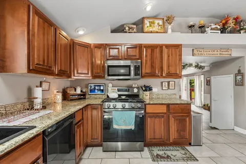 $399,000 | 26735 Highway 173, Antioch, IL 60002