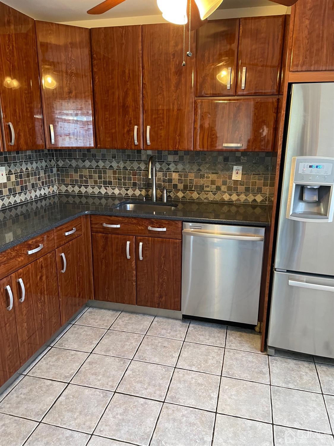 60 County Road, Unit J67 Cliffwood, NJ 07721 - Photo 3 of 23 Gallery Image 3