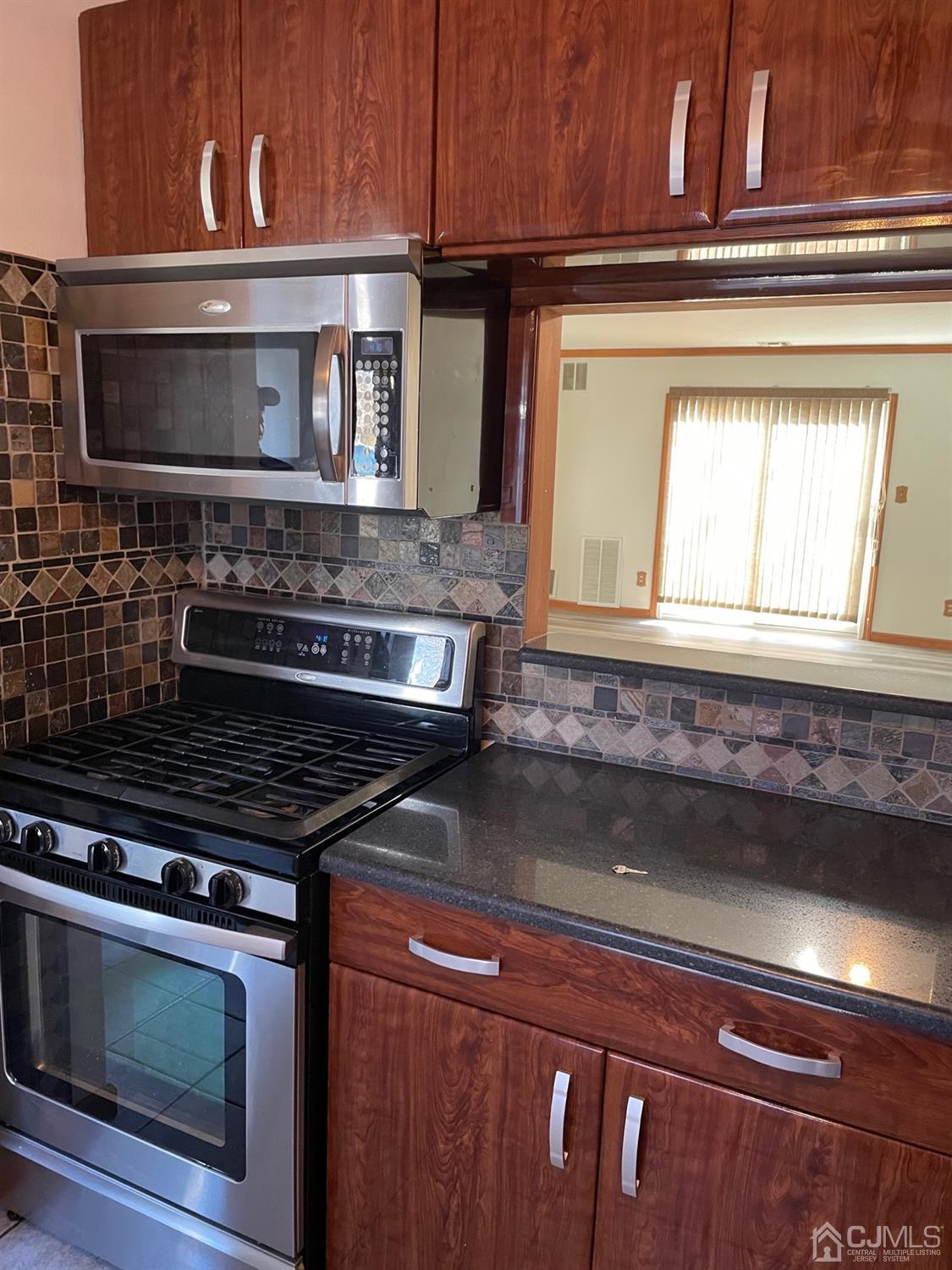 60 County Road, Unit J67 Cliffwood, NJ 07721 - Photo 5 of 23 Gallery Image 5