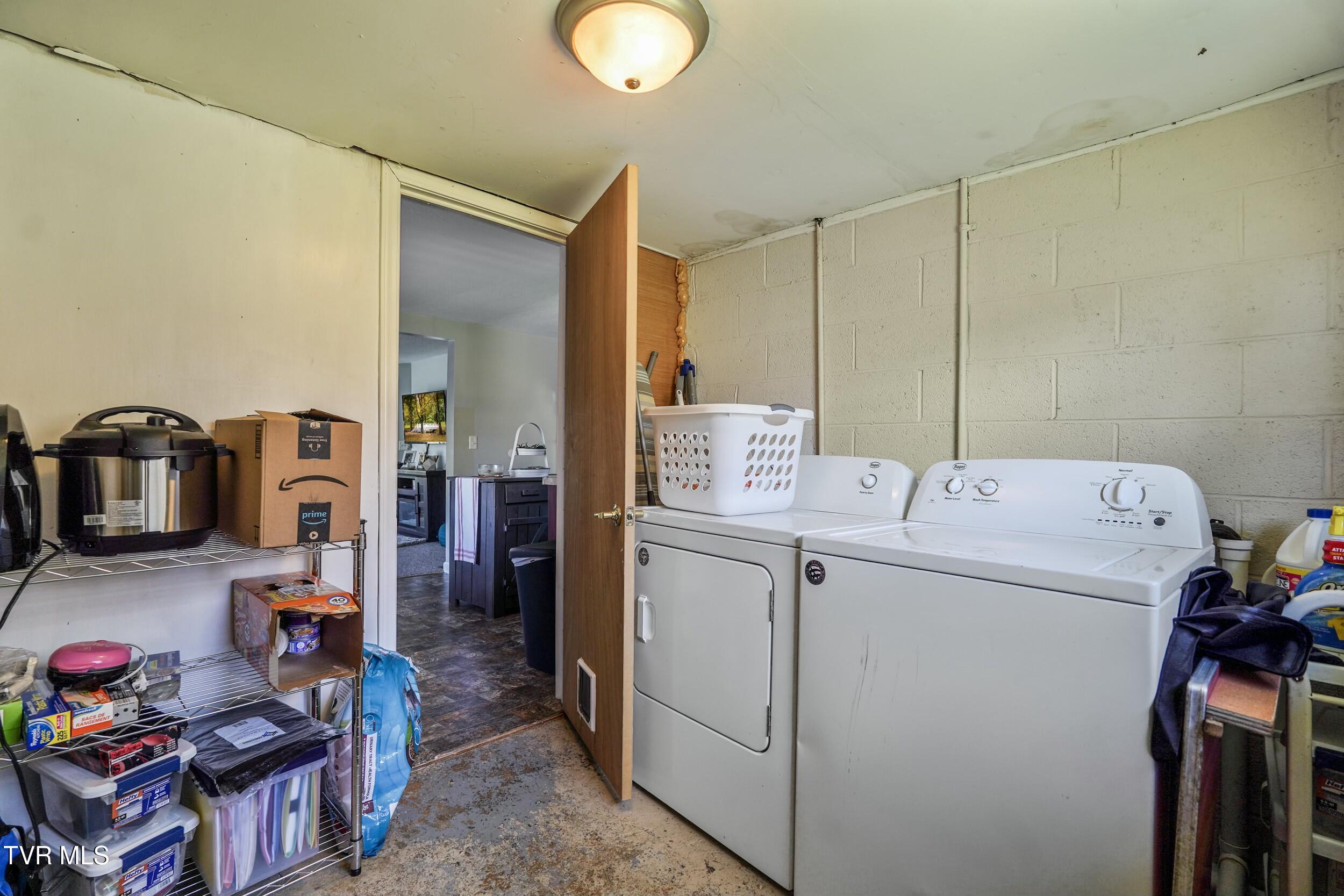 2426 Old Lewis Road Johnson City, TN 37601 - Photo 16 of 61 tempImageXlo5VA