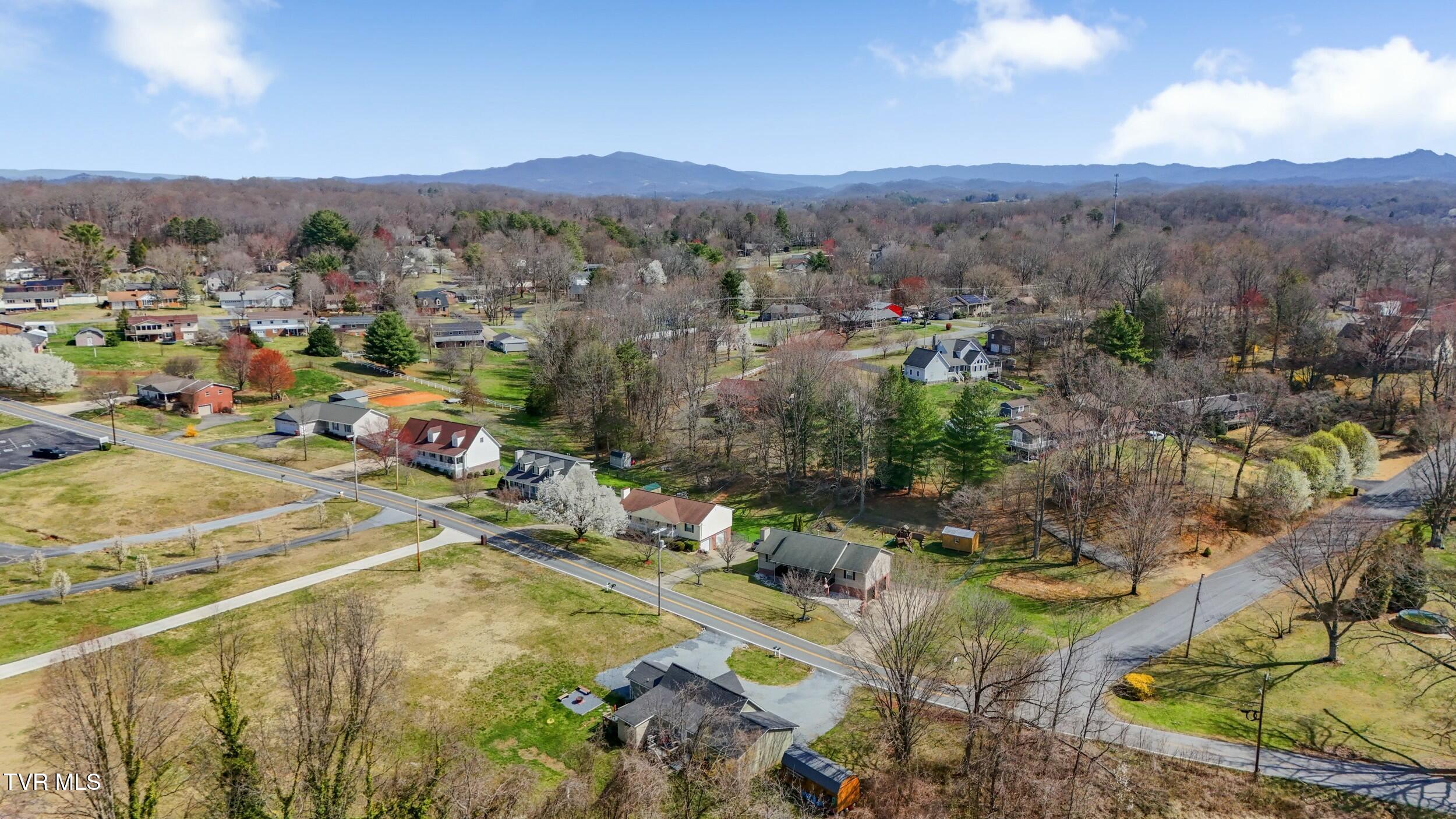 2426 Old Lewis Road Johnson City, TN 37601 - Photo 25 of 61 tempImagegXPpIP