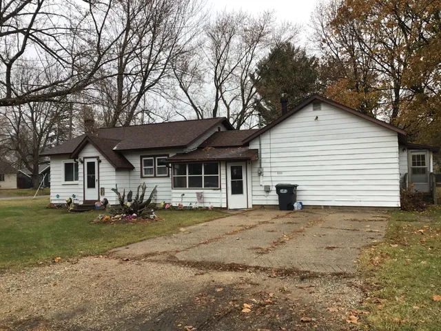 $169,900 | 805 Irving Street, Otsego, MI 49078
