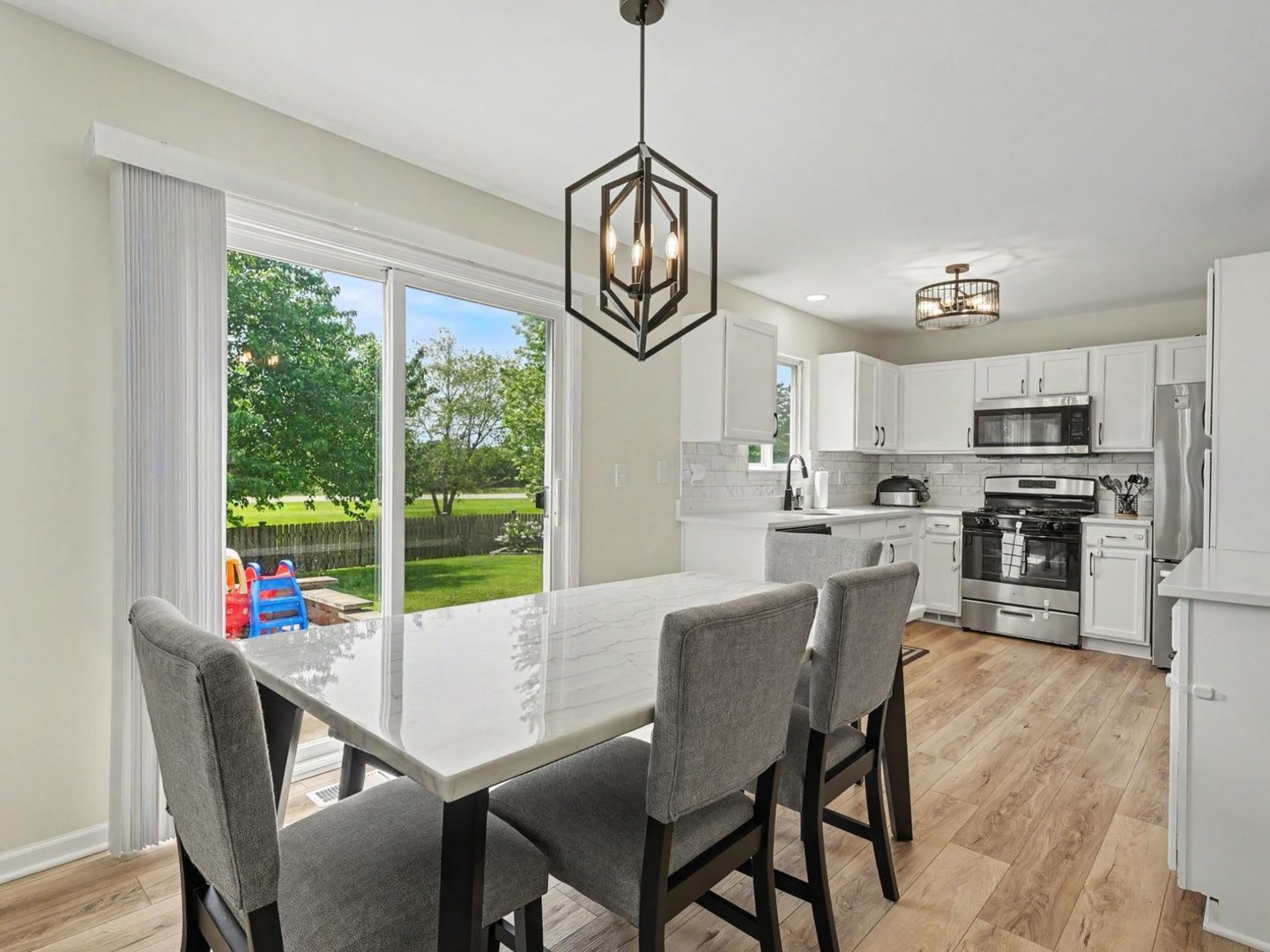 2069 Wedgewood Circle Romeoville, IL 60446 - Photo 3 of 15