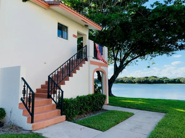 $2,600 | 330 Palmwood Place, Unit P211, Boca Raton, FL 33431