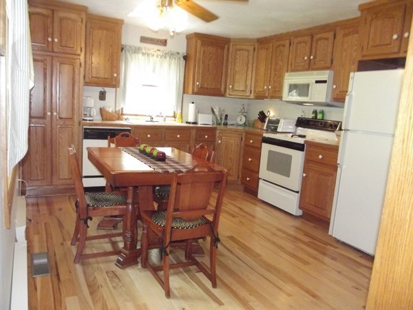 369 Rochdale Street Auburn, MA 01501 - Photo 12 of 29 Gallery Image 12