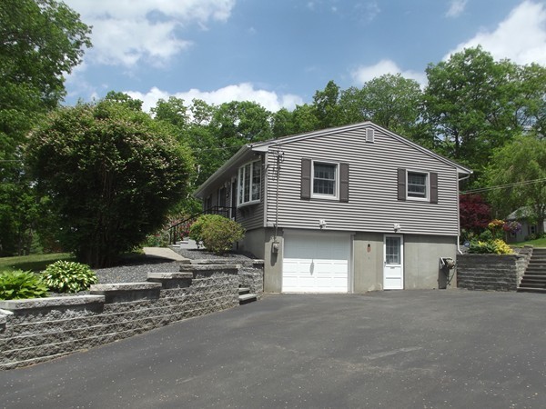 369 Rochdale Street Auburn, MA 01501 - Photo 4 of 29 Gallery Image 4