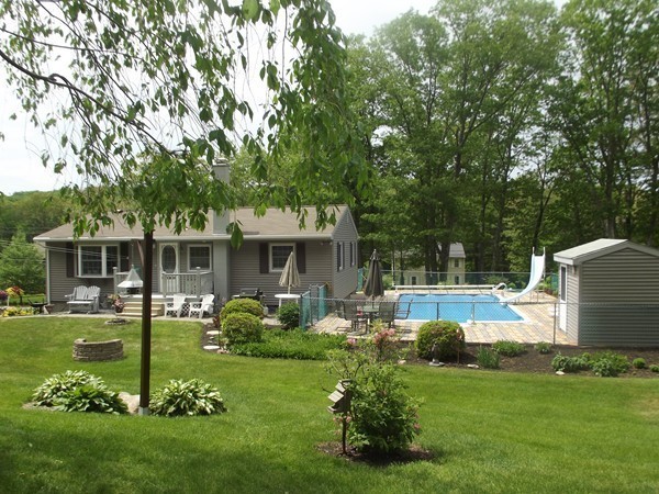 369 Rochdale Street Auburn, MA 01501 - Photo 5 of 29 Gallery Image 5