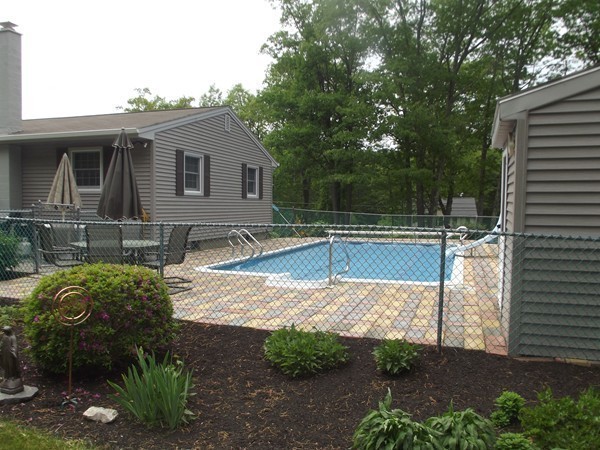 369 Rochdale Street Auburn, MA 01501 - Photo 7 of 29 Gallery Image 7