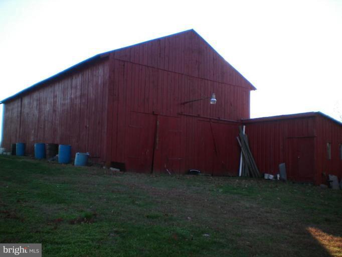 6200 Solomons Island Road Dunkirk, MD 20754 - Photo 15 of 22 barn