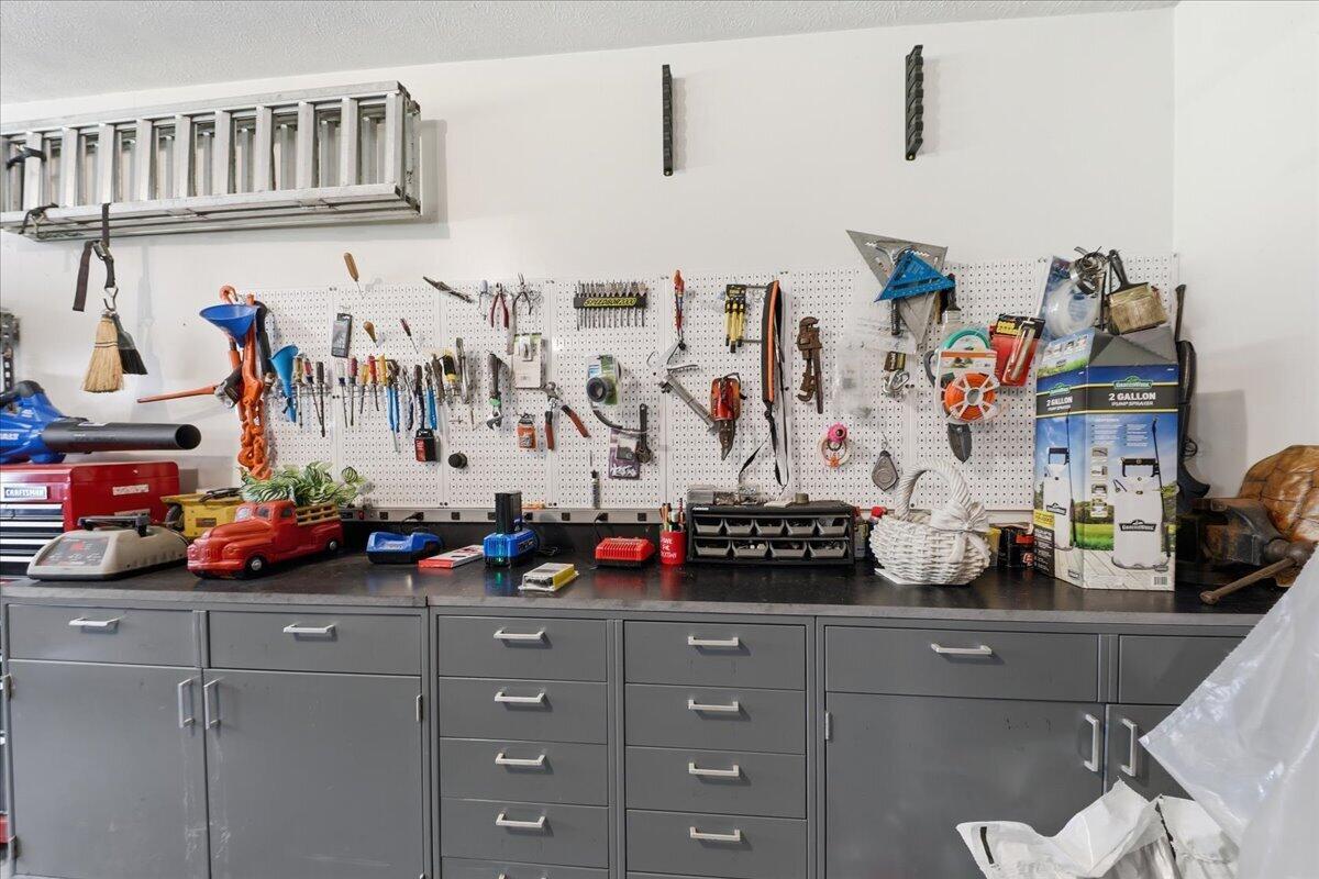 1276 Frogtown Road Union, KY 41091 - Photo 32 of 48 48-Work Bench