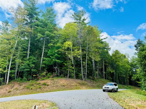 $169,900 | 1981 Round Mountain Parkway, Unit 90, Lenoir, NC 28645