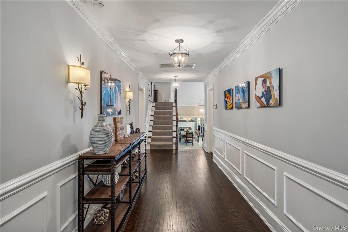 100 Elderfields Road Manhasset, NY 11030 - Photo 13 of 25